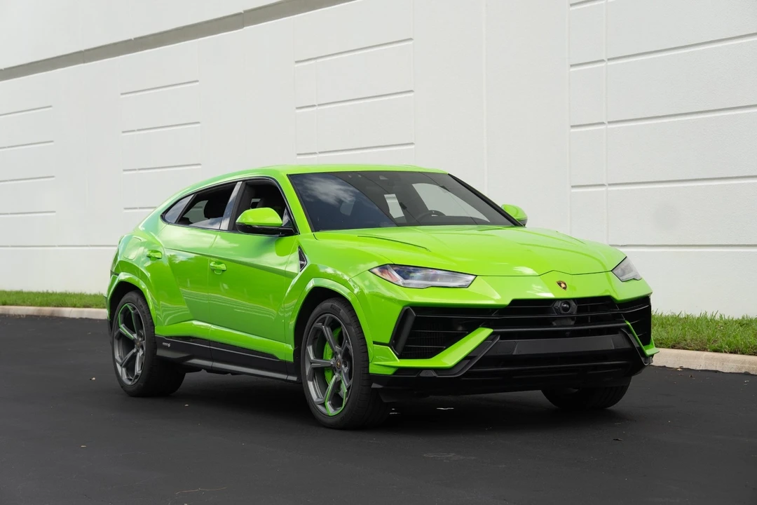 2023 Lamborghini Urus S - Image 2 of 12