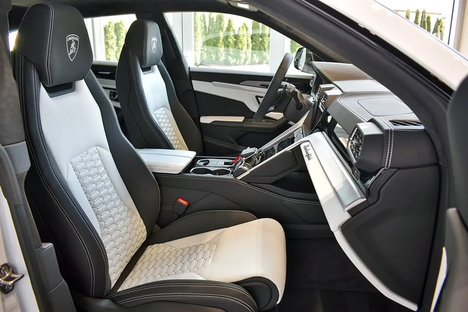 2023 Lamborghini Urus SE - Image 2 of 2