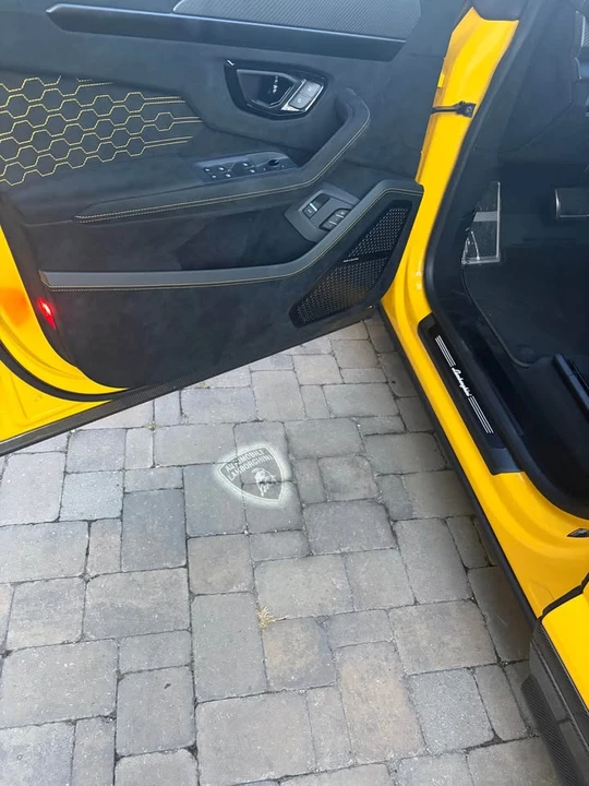 2023 Lamborghini Urus - Image 2 of 4
