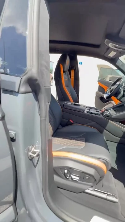2023 Lamborghini Urus - Image 17 of 17