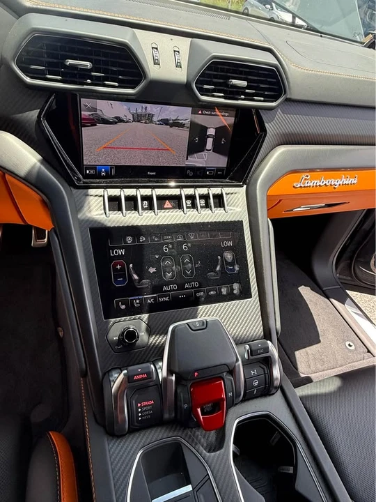 2023 Lamborghini Urus - Image 10 of 17