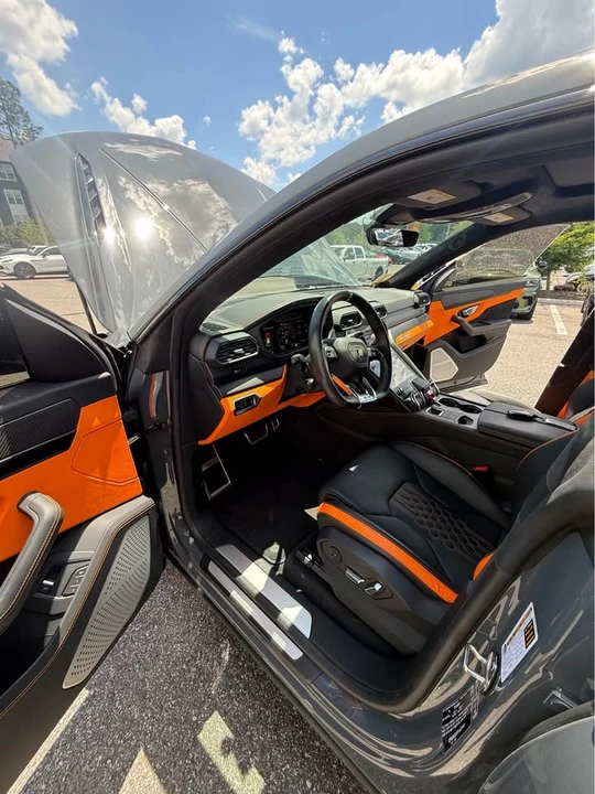 2023 Lamborghini Urus - Image 8 of 17