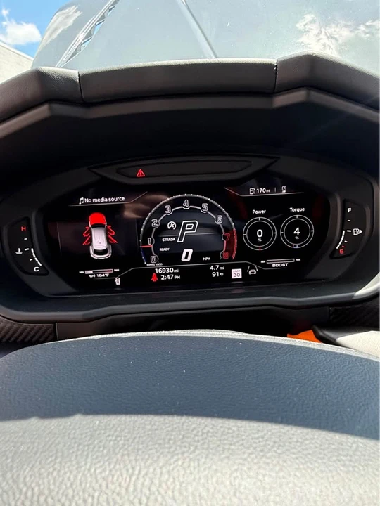 2023 Lamborghini Urus - Image 9 of 17