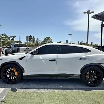 2023 Lamborghini Urus Performante
