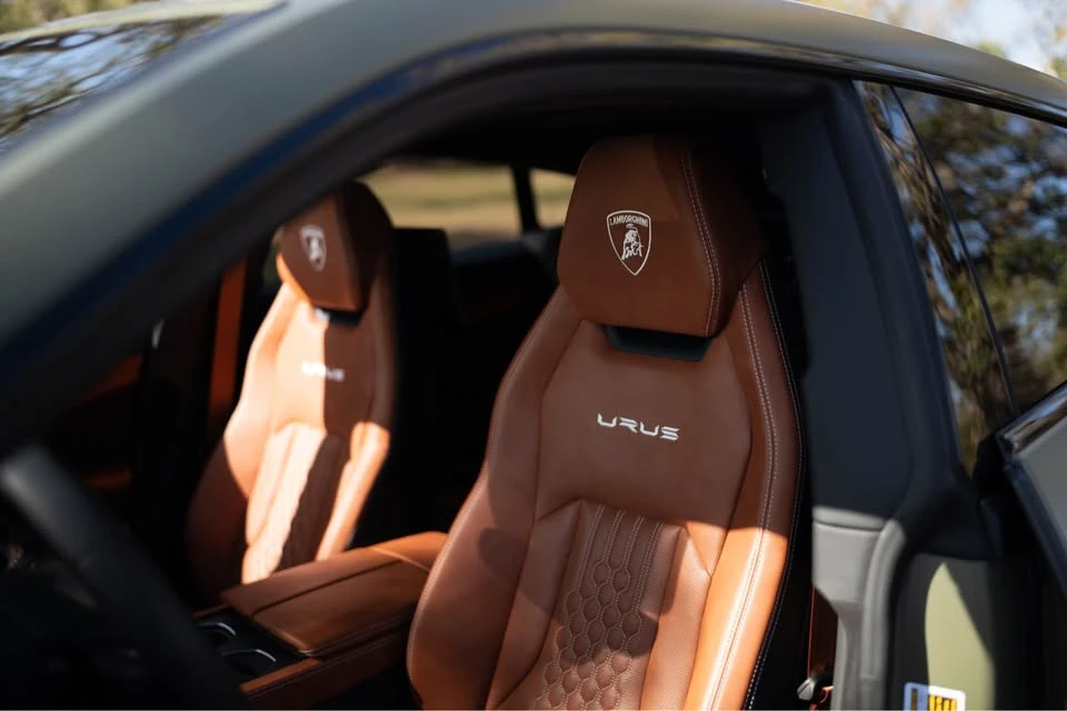 2023 Lamborghini Urus Performante - Image 6 of 8