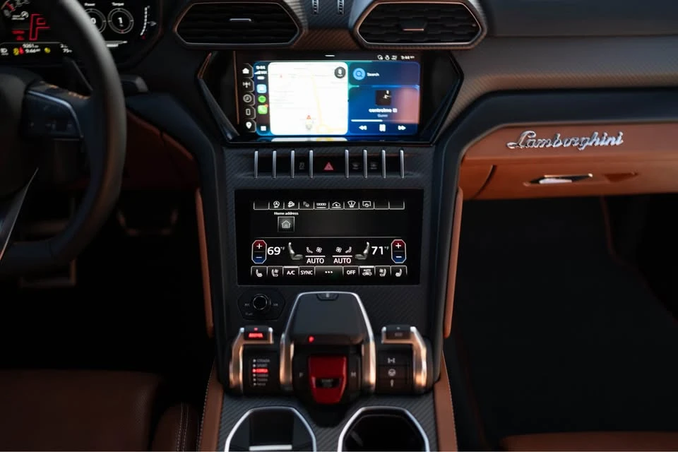 2023 Lamborghini Urus Performante - Image 5 of 8
