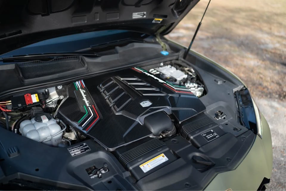 2023 Lamborghini Urus Performante - Image 4 of 8