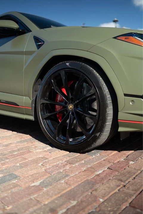 2023 Lamborghini Urus Performante - Image 2 of 8