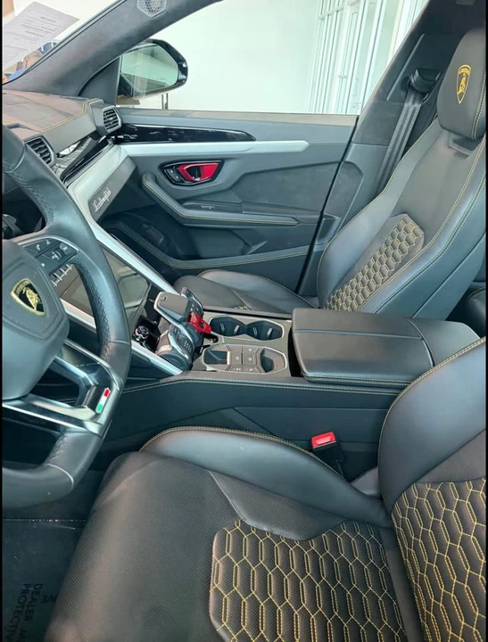 2023 Lamborghini Urus Performante - Image 6 of 7