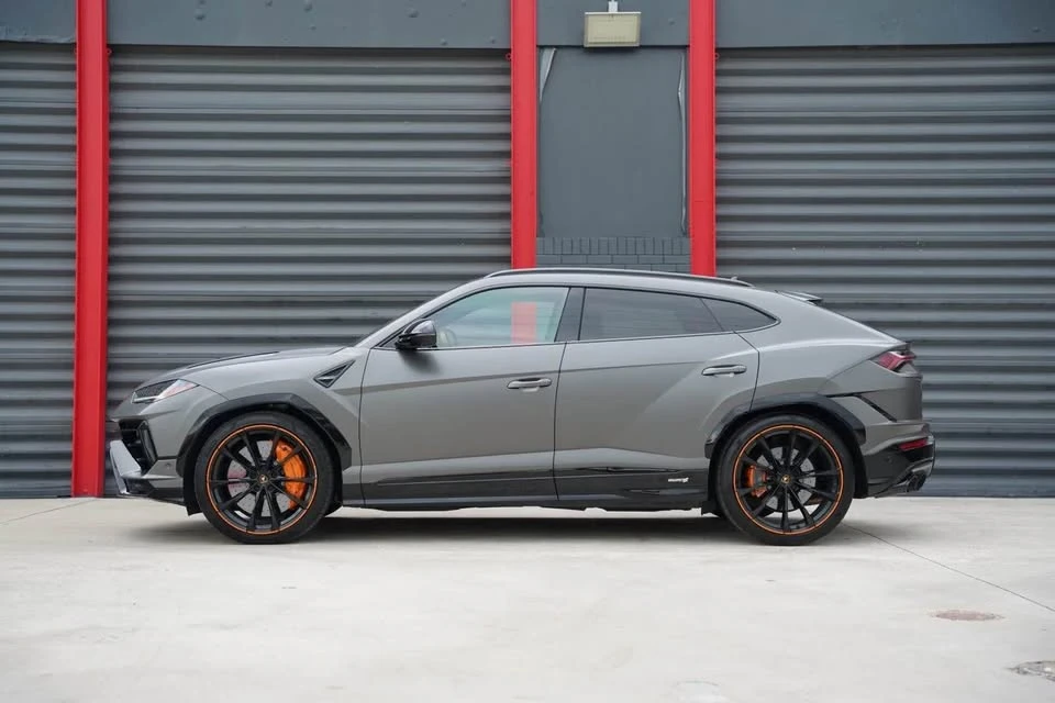 2023 Lamborghini Urus Performante - Image 4 of 13