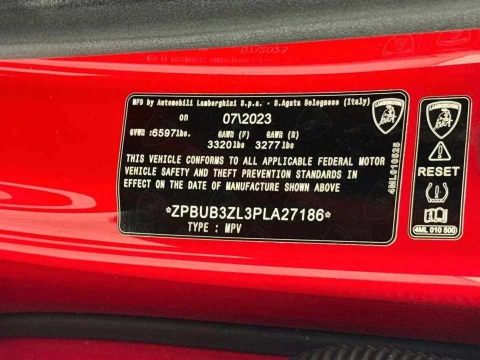 2023 Lamborghini Urus Performante - Image 11 of 13