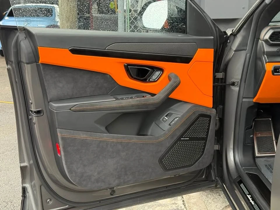 2023 Lamborghini Urus Performante - Image 5 of 13