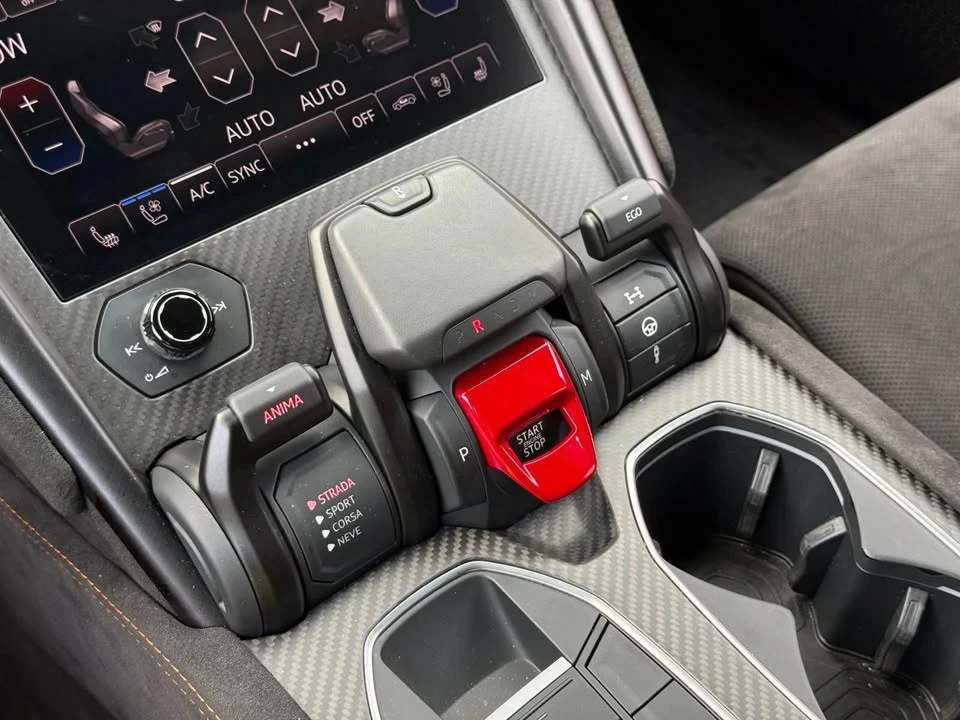 2023 Lamborghini Urus Performante - Image 13 of 13