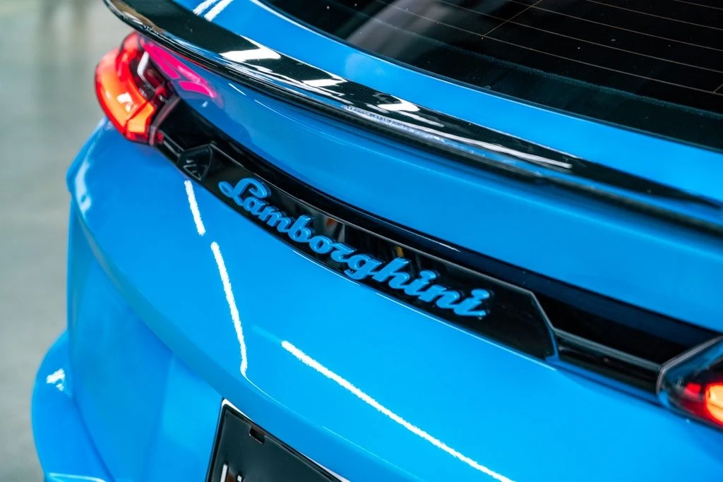 2023 Lamborghini Urus - Image 25 of 31