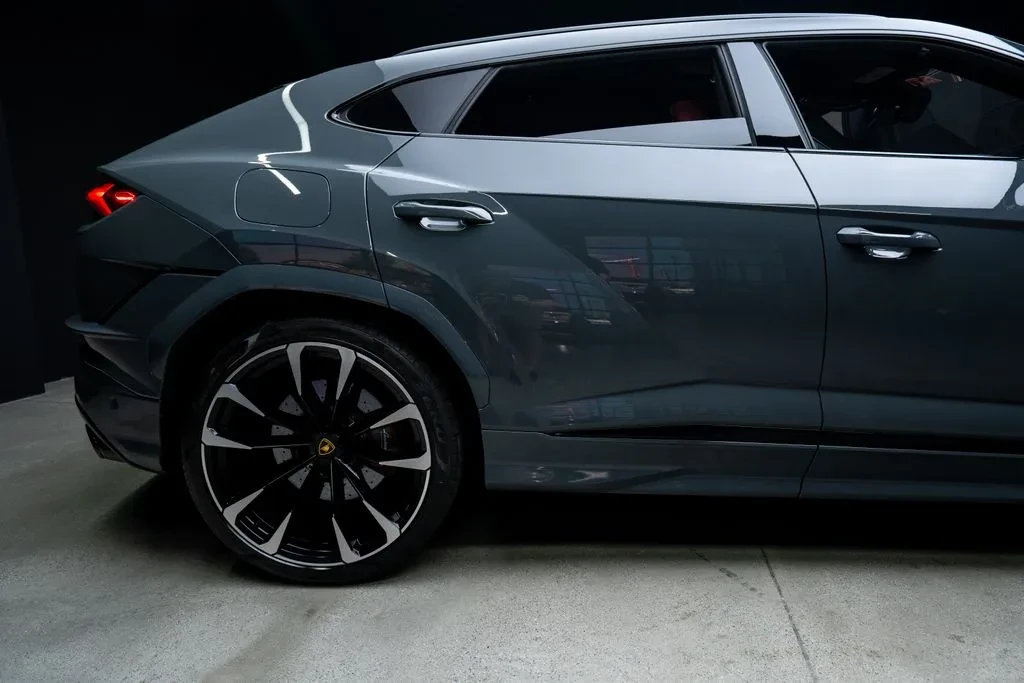 2023 Lamborghini Urus - Image 18 of 31