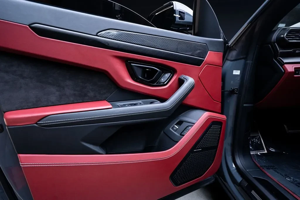 2023 Lamborghini Urus - Image 28 of 31