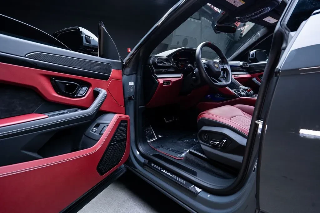 2023 Lamborghini Urus - Image 27 of 31