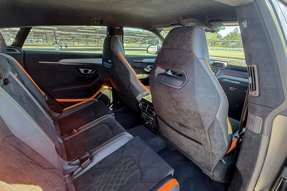 2023 Lamborghini Urus Performante - Image 12 of 13