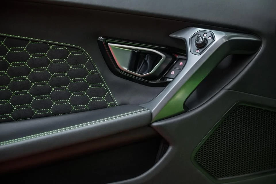 2023 Lamborghini Huracan - Image 9 of 10