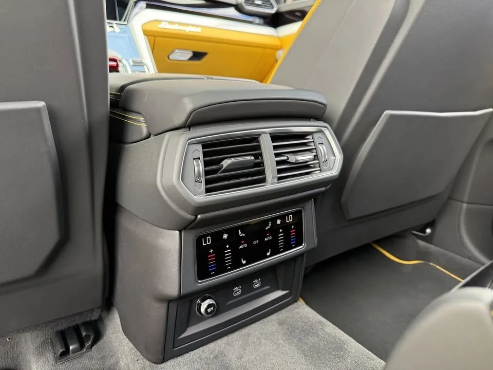 2023 Lamborghini Urus - Image 16 of 19