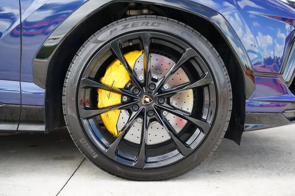 2023 Lamborghini Urus - Image 7 of 19