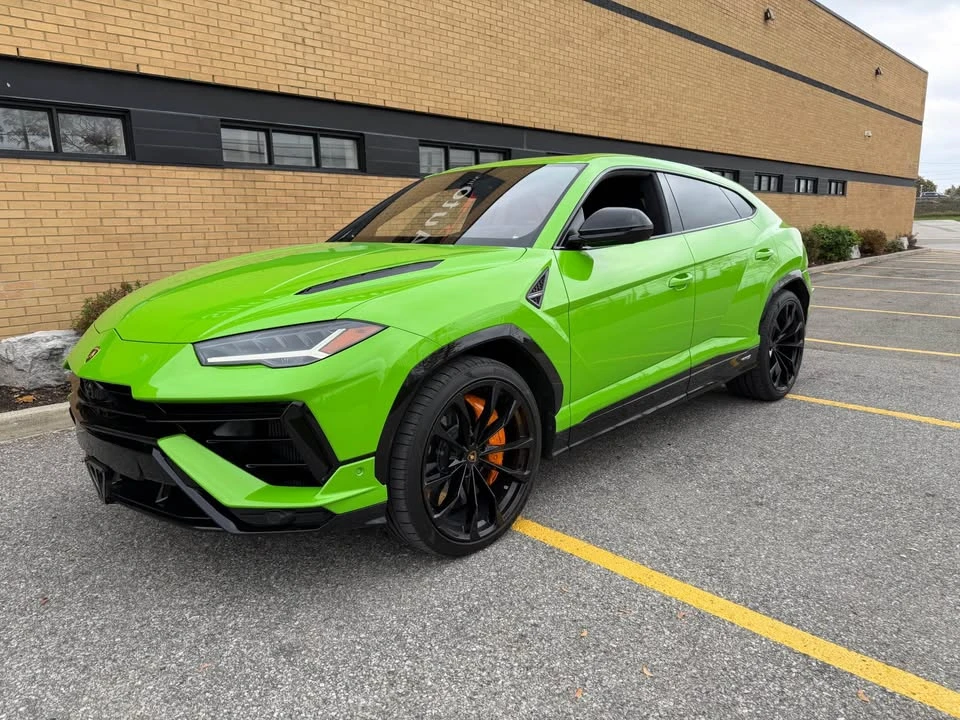 2023 Lamborghini Urus - Image 2 of 20