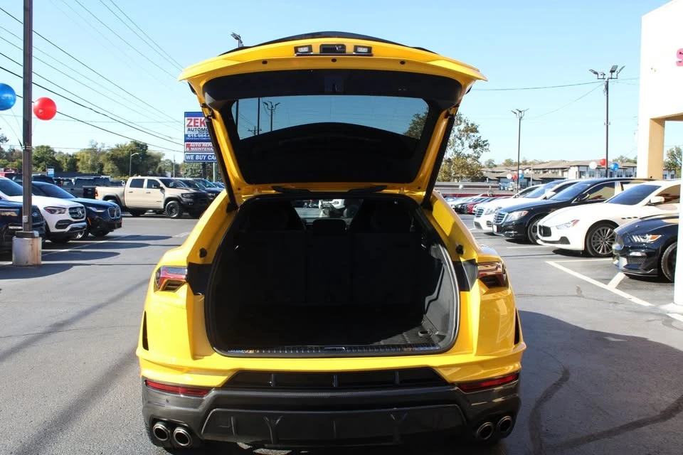 2023 Lamborghini Urus - Image 16 of 18