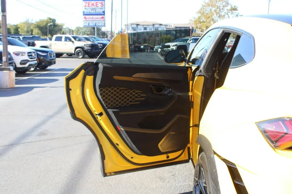 2023 Lamborghini Urus - Image 11 of 18