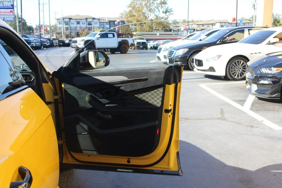 2023 Lamborghini Urus - Image 13 of 18