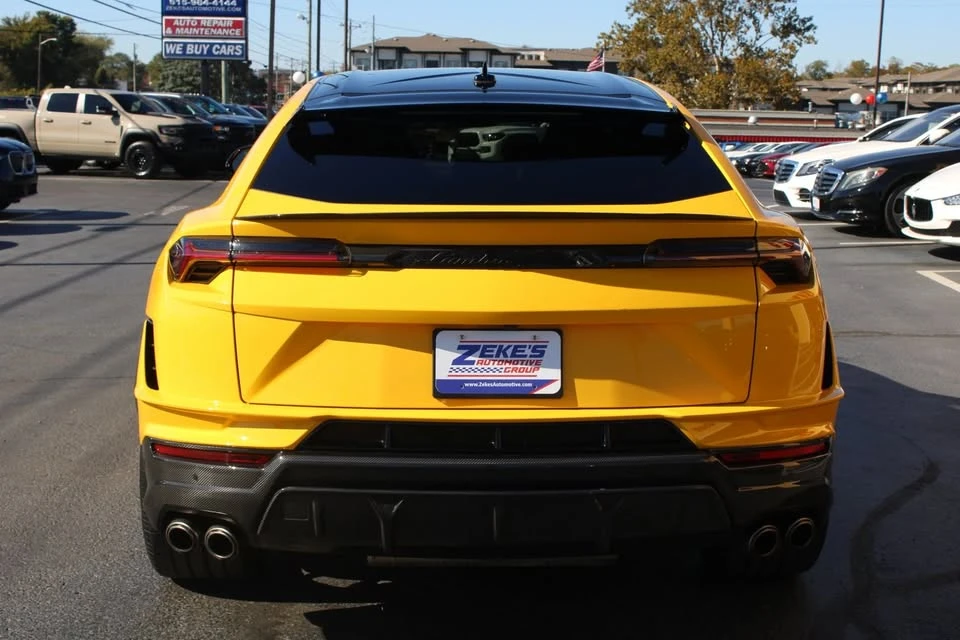 2023 Lamborghini Urus - Image 2 of 18