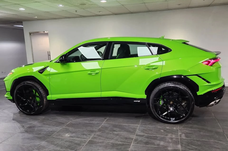 2023 Lamborghini Urus - Image 3 of 18
