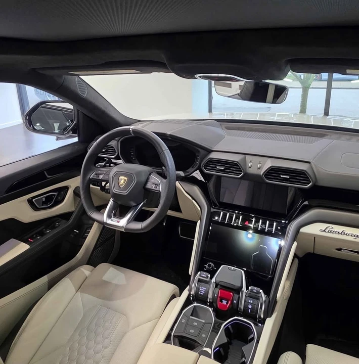 2023 Lamborghini Urus S - Image 4 of 17