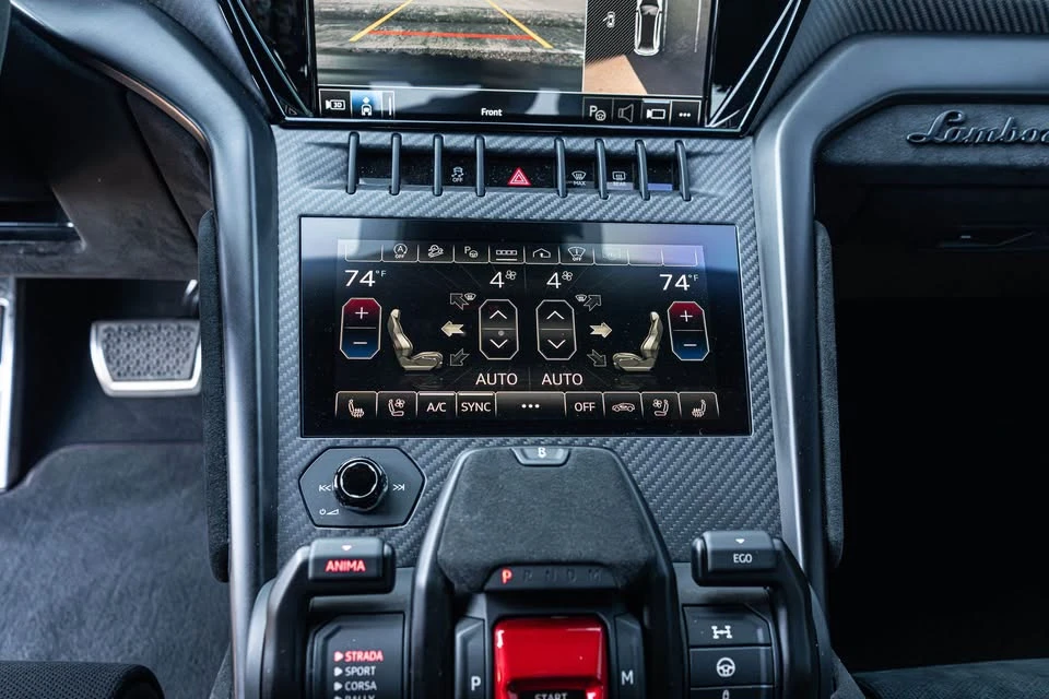 2023 Lamborghini Urus Performante - Image 13 of 19