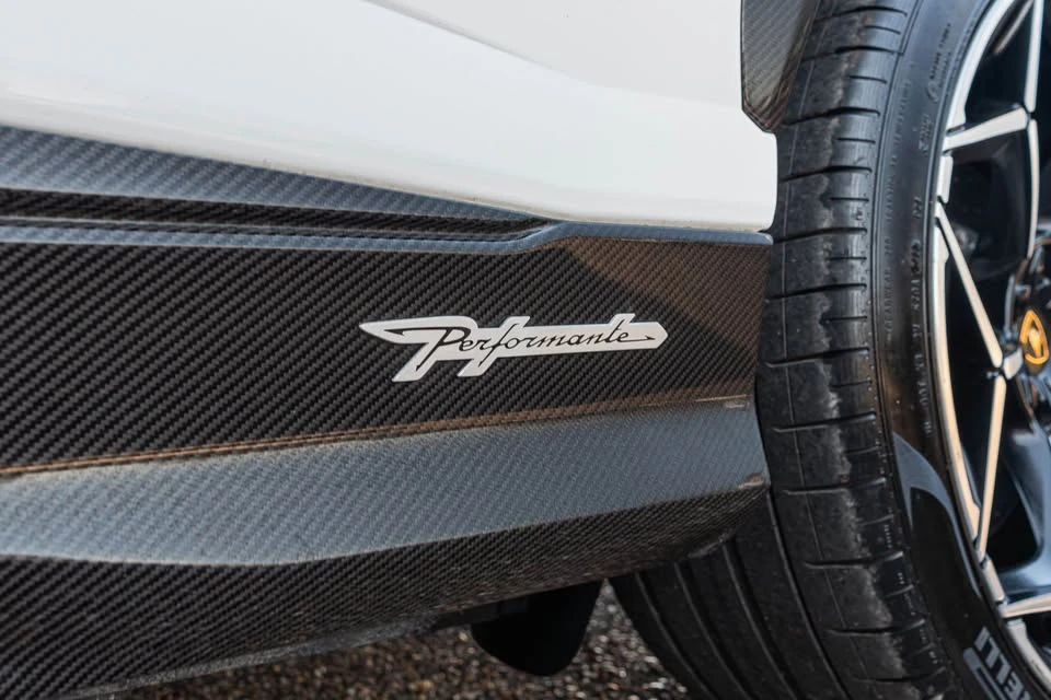 2023 Lamborghini Urus Performante - Image 14 of 19