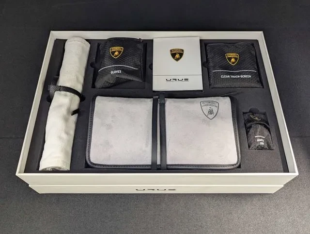 2023 Lamborghini Urus Performante - Image 12 of 12