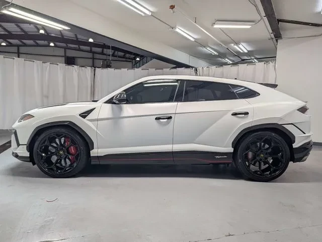 2023 Lamborghini Urus Performante - Image 4 of 12