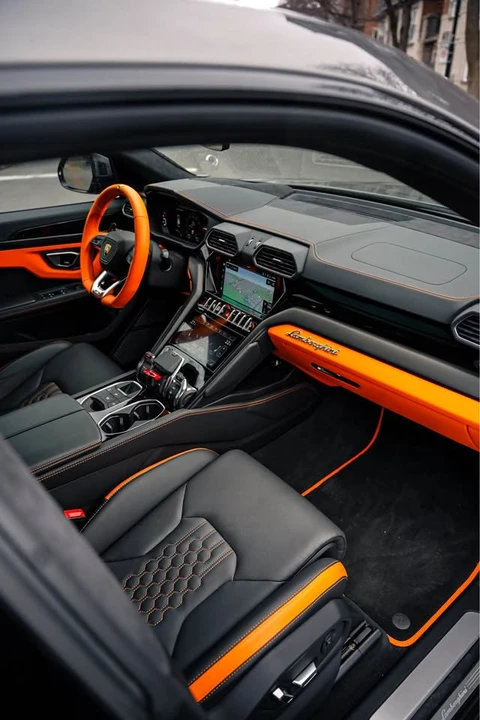 2023 Lamborghini Urus - Image 4 of 19