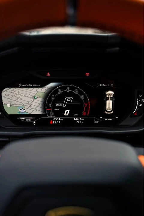 2023 Lamborghini Urus - Image 15 of 19