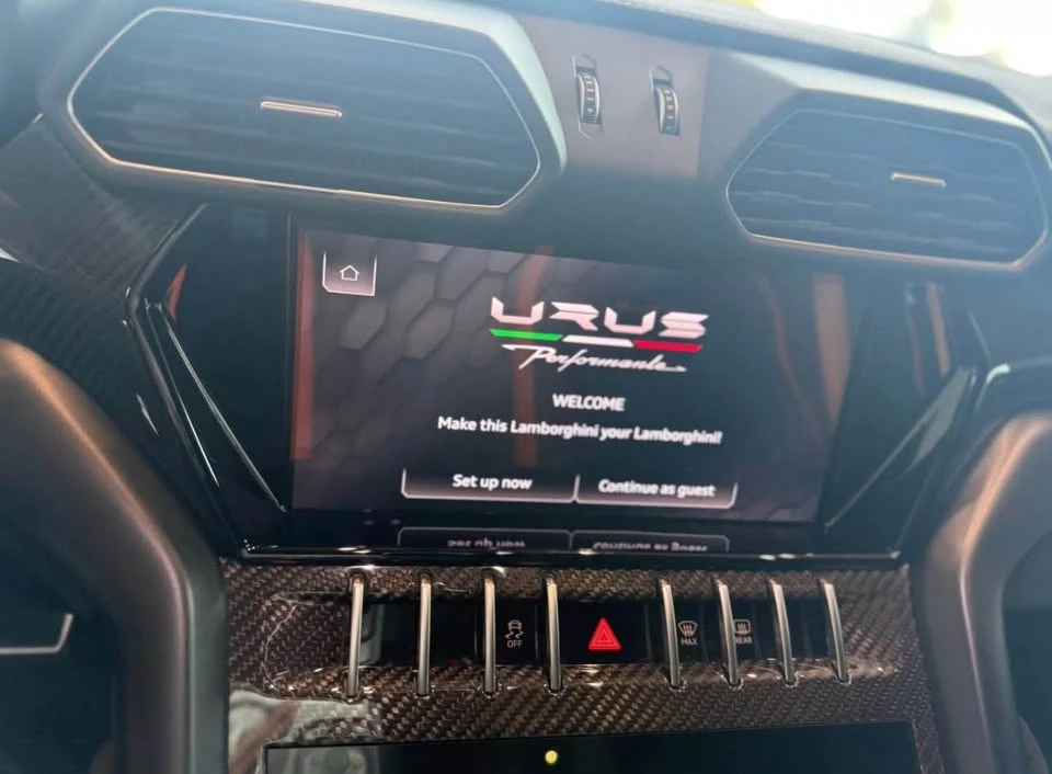 2023 Lamborghini Urus - Image 9 of 13
