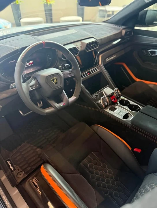 2023 Lamborghini Urus - Image 6 of 13