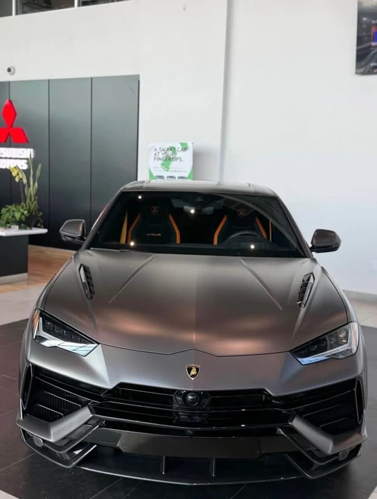 2023 Lamborghini Urus - Image 2 of 13