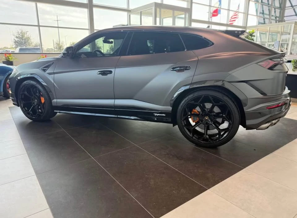 2023 Lamborghini Urus - Image 4 of 13