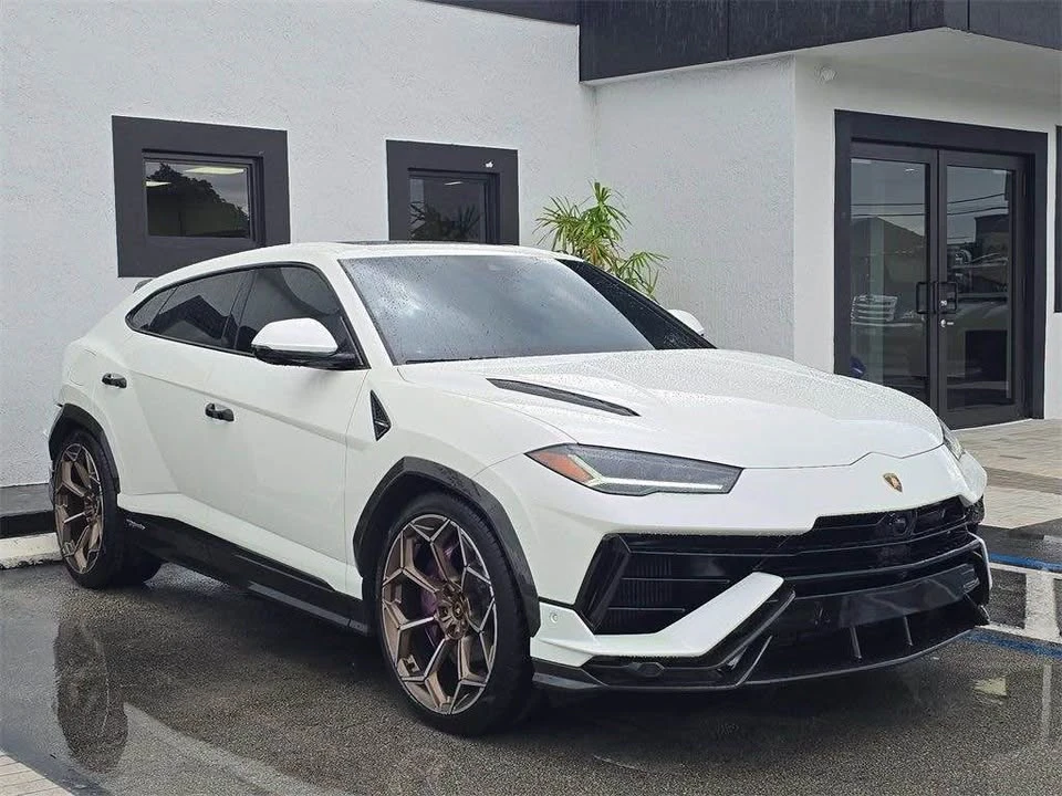 2023 Lamborghini Urus - Image 6 of 9