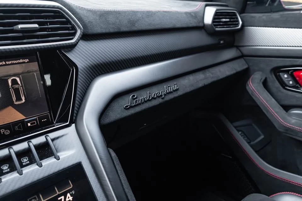 2023 Lamborghini Urus Performante - Image 13 of 20