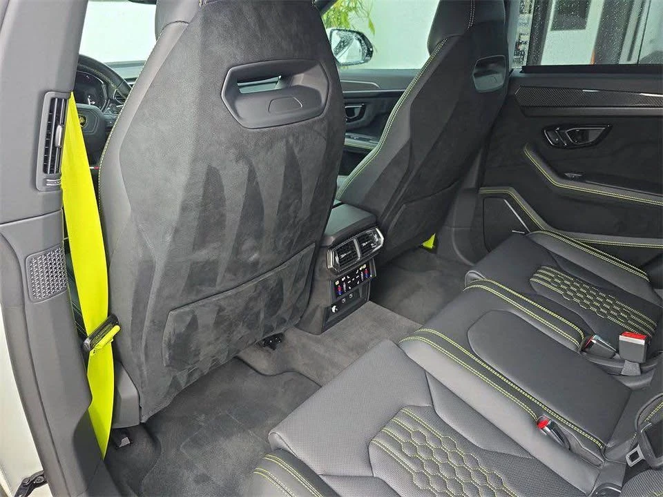 2023 Lamborghini Urus - Image 6 of 9