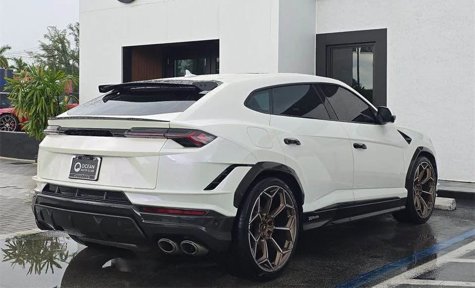 2023 Lamborghini Urus - Image 9 of 9