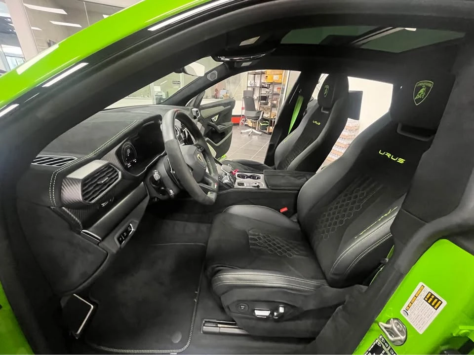 2023 Lamborghini Urus Performante - Image 4 of 7