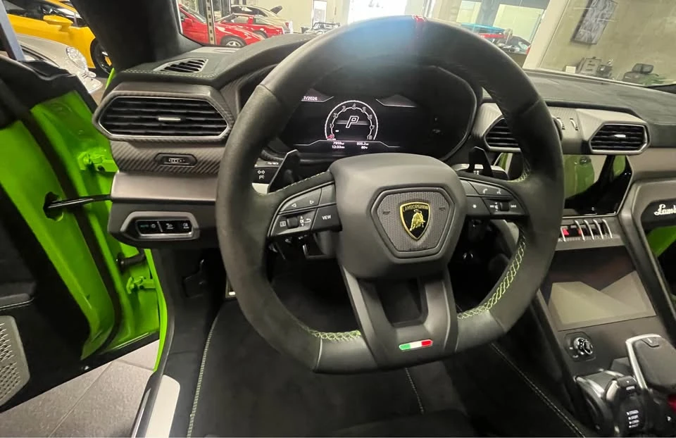 2023 Lamborghini Urus Performante - Image 3 of 7