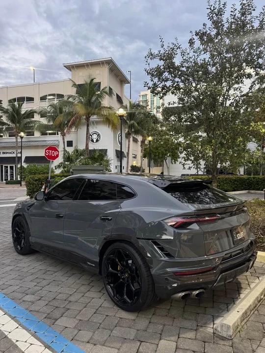 2023 Lamborghini Urus Performante - Image 2 of 6