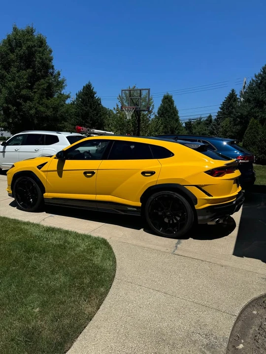 2023 Lamborghini Urus Performante - Image 3 of 7